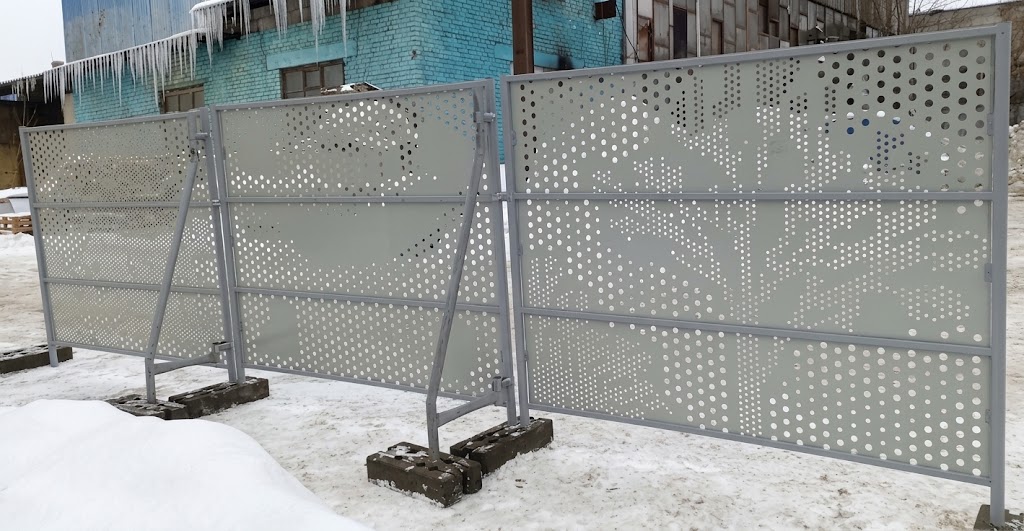 Перфорированное ограждение строительной площадки